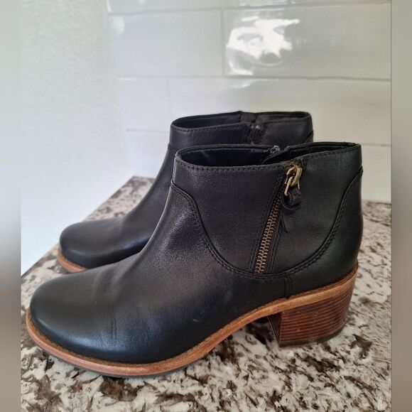 Clarks Black Leather Zip Comfort Ankle Boots Womens Size 8.5 M - Picture 3 of 8
